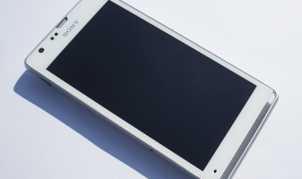 Xperia SP teszt – Tartozékok, külső, benyomások